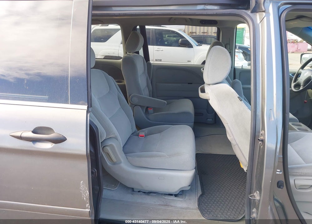2008 HONDA ODYSSEY LX VIN: 5FNRL38238B050474