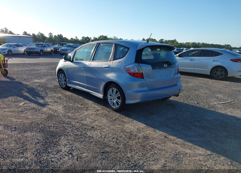 2010 HONDA FIT VIN: JHMGE8H48AC032781