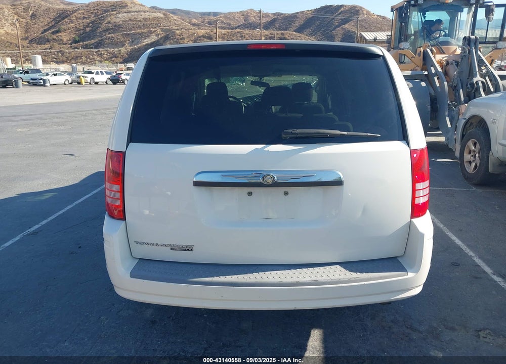 2008 CHRYSLER TOWN & COUNTRY VIN: 2A8HR44H88R606088