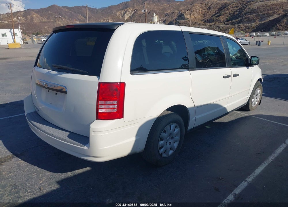 2008 CHRYSLER TOWN & COUNTRY VIN: 2A8HR44H88R606088