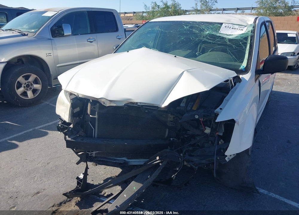 2008 CHRYSLER TOWN & COUNTRY VIN: 2A8HR44H88R606088
