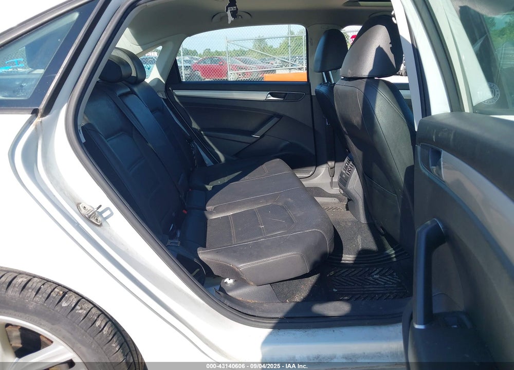 2019 VOLKSWAGEN PASSAT VIN: 1VWLA7A33KC002951