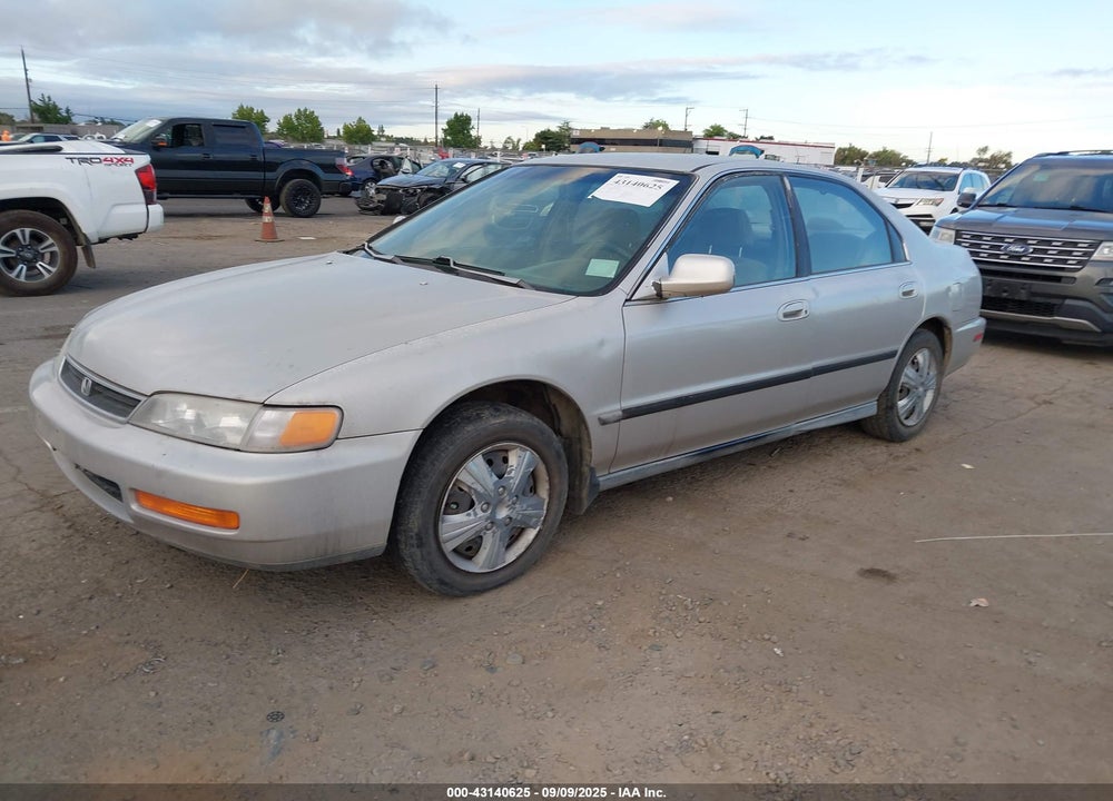 1997 HONDA ACCORD LX VIN: 1HGCD563XVA061830