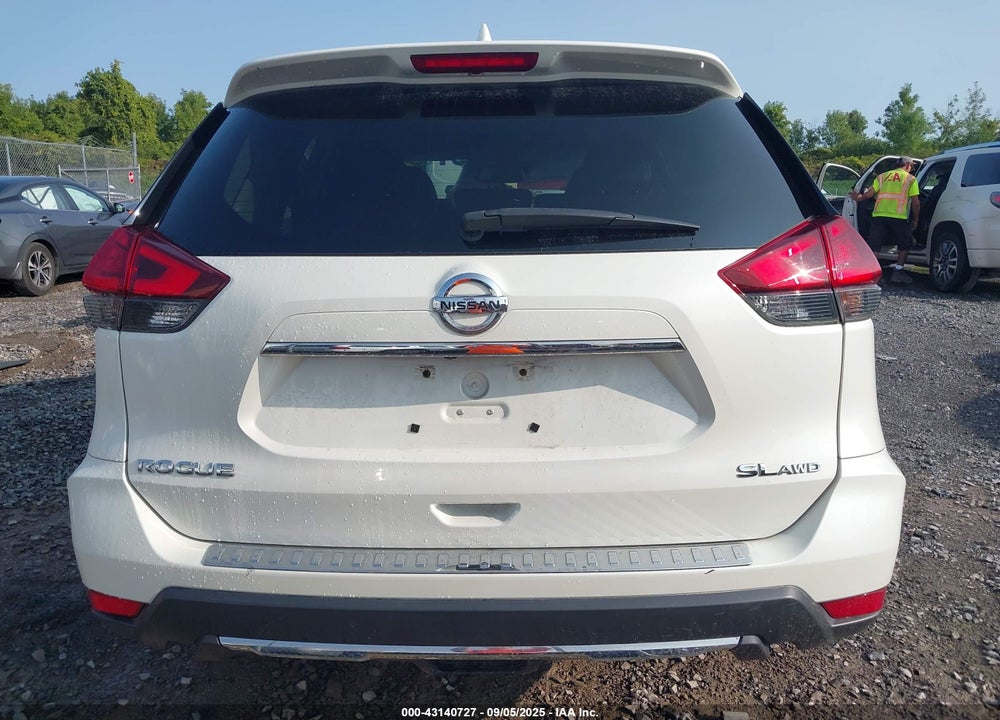 2017 NISSAN ROGUE VIN: 5N1AT2MV8HC793258