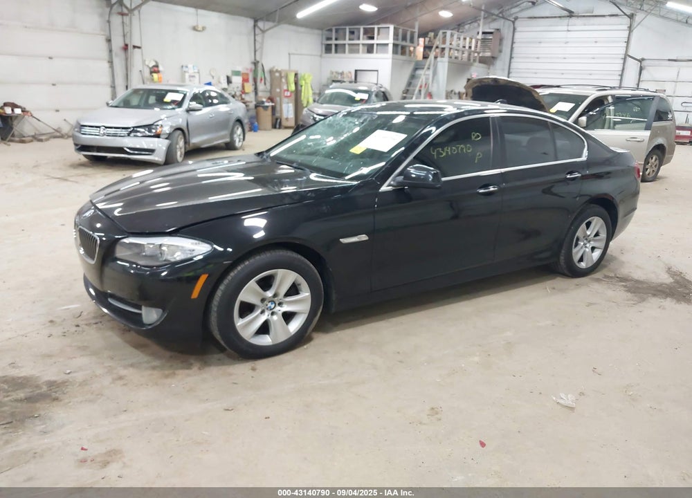 2013 BMW 5 SERIES VIN: WBAXH5C55DD111828