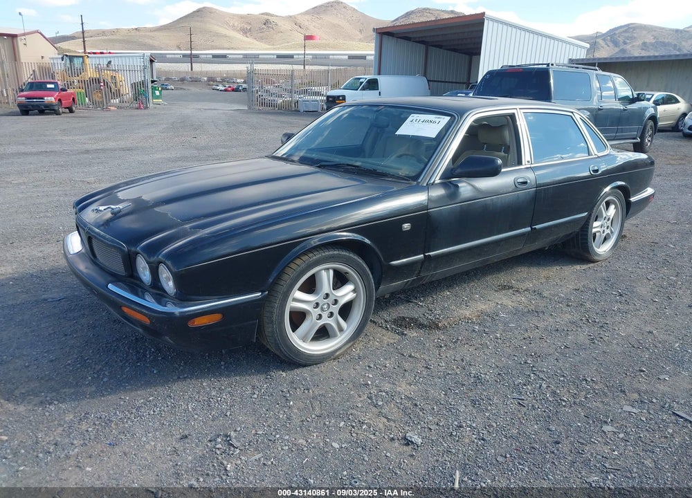 1998 JAGUAR XJR VIN: SAJPX184XWC848838