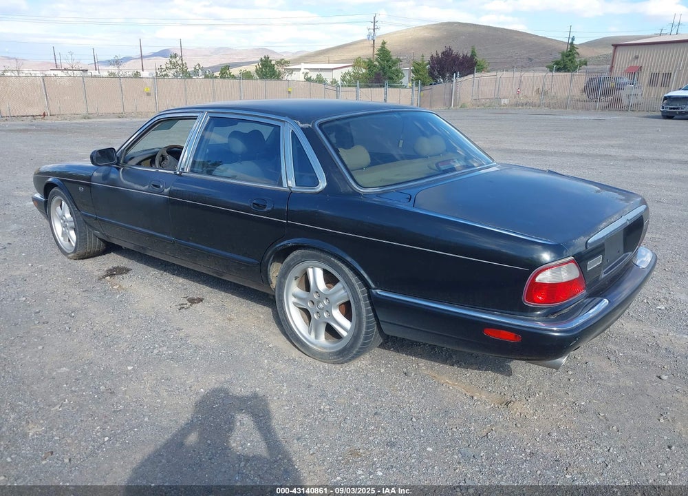 1998 JAGUAR XJR VIN: SAJPX184XWC848838
