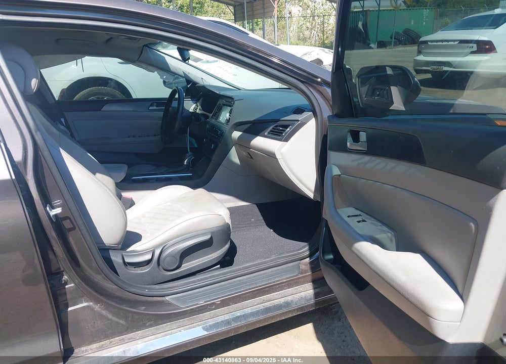 2016 HYUNDAI SONATA VIN: 5NPE34AF4GH425693