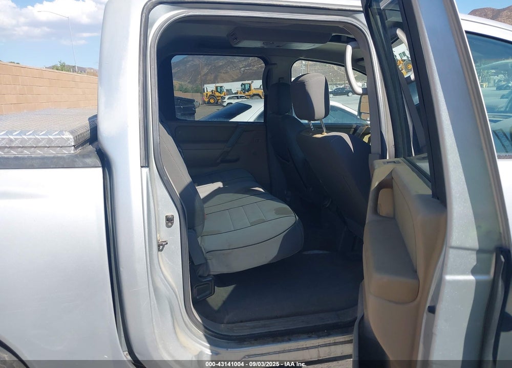 2004 NISSAN TITAN SE VIN: 1N6AA07B24N559046
