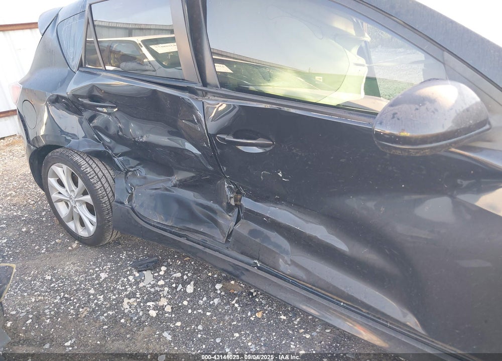 2011 MAZDA 3 S SPORT VIN: JM1BL1K52B1409838