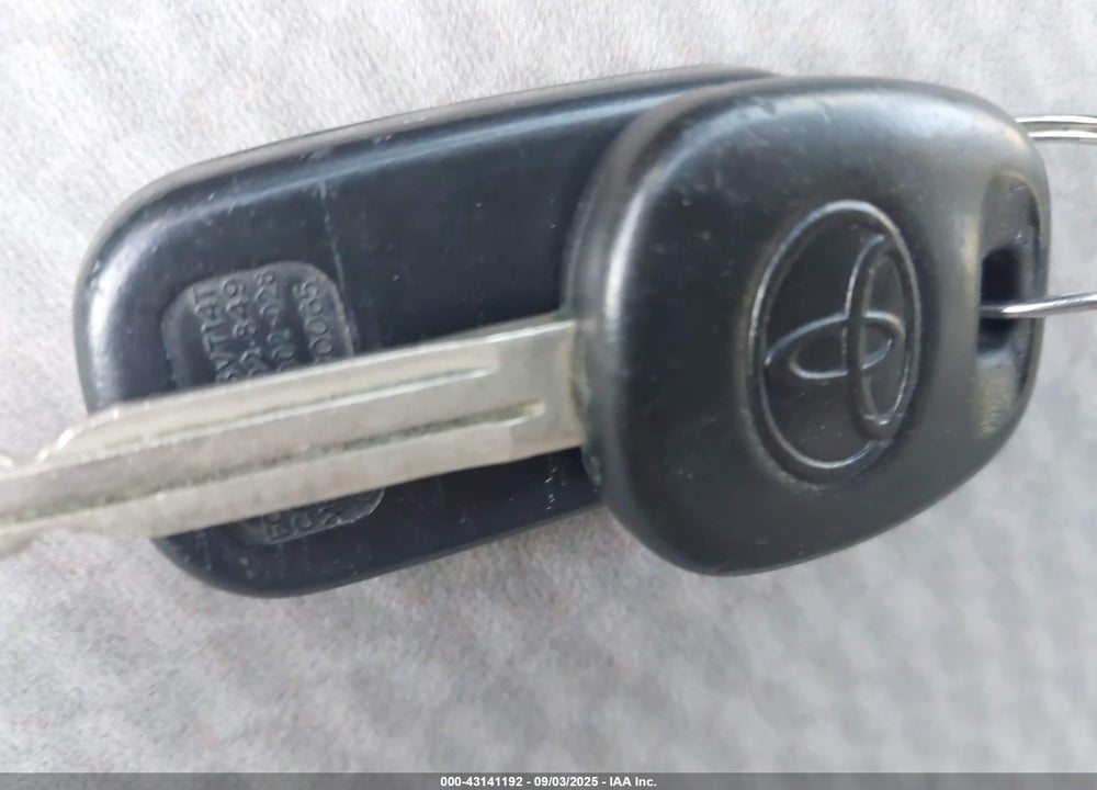 2007 TOYOTA COROLLA LE VIN: 2T1BR32E47C778410