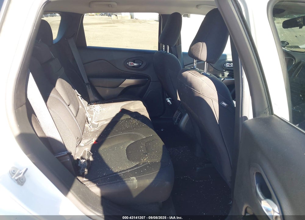 2019 JEEP CHEROKEE LATITUDE 4X4 VIN: 1C4PJMCX5KD233735