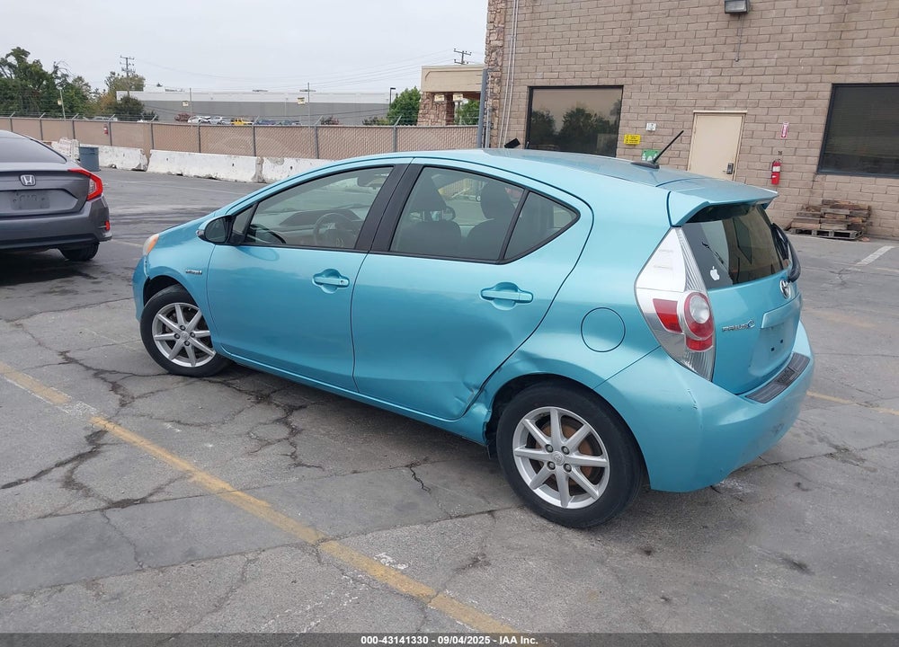 2013 TOYOTA PRIUS C THREE VIN: JTDKDTB39D1046528