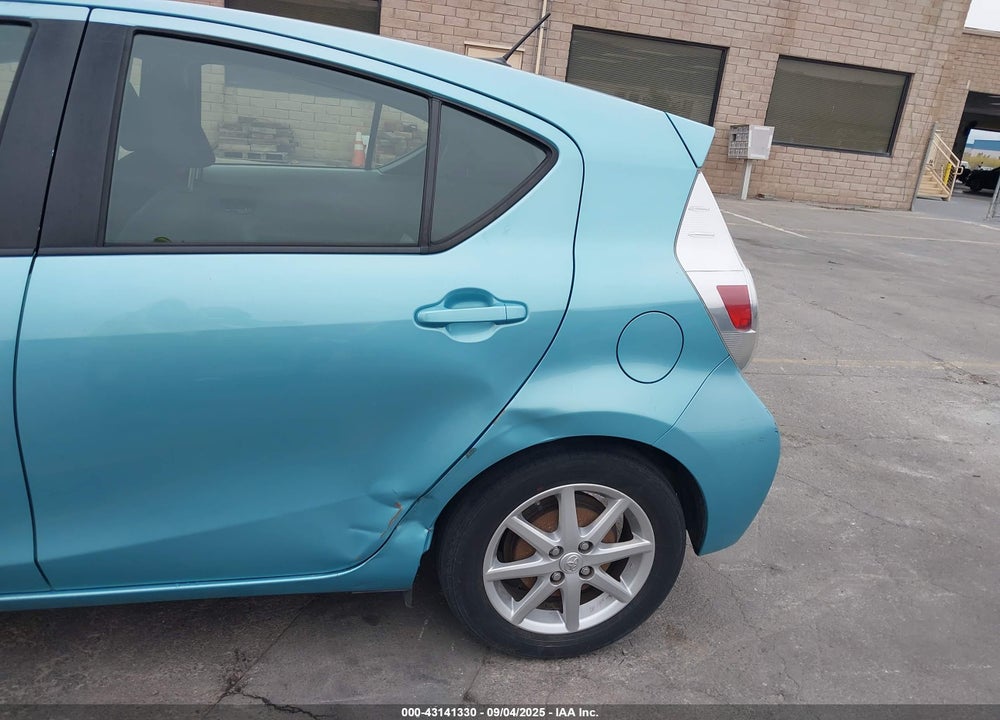 2013 TOYOTA PRIUS C THREE VIN: JTDKDTB39D1046528