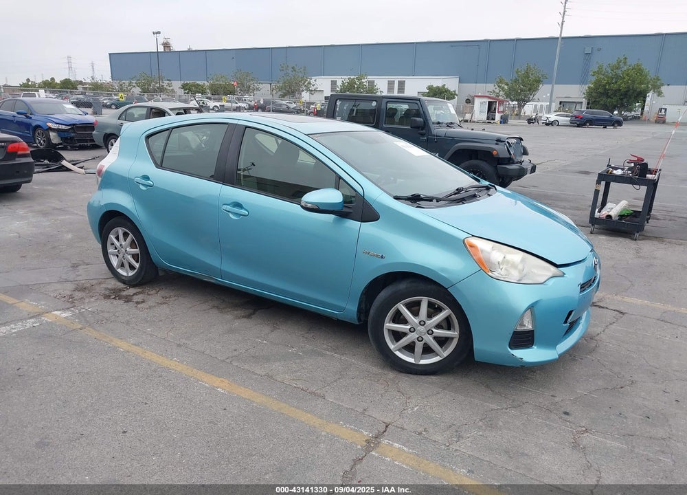 2013 TOYOTA PRIUS C THREE VIN: JTDKDTB39D1046528