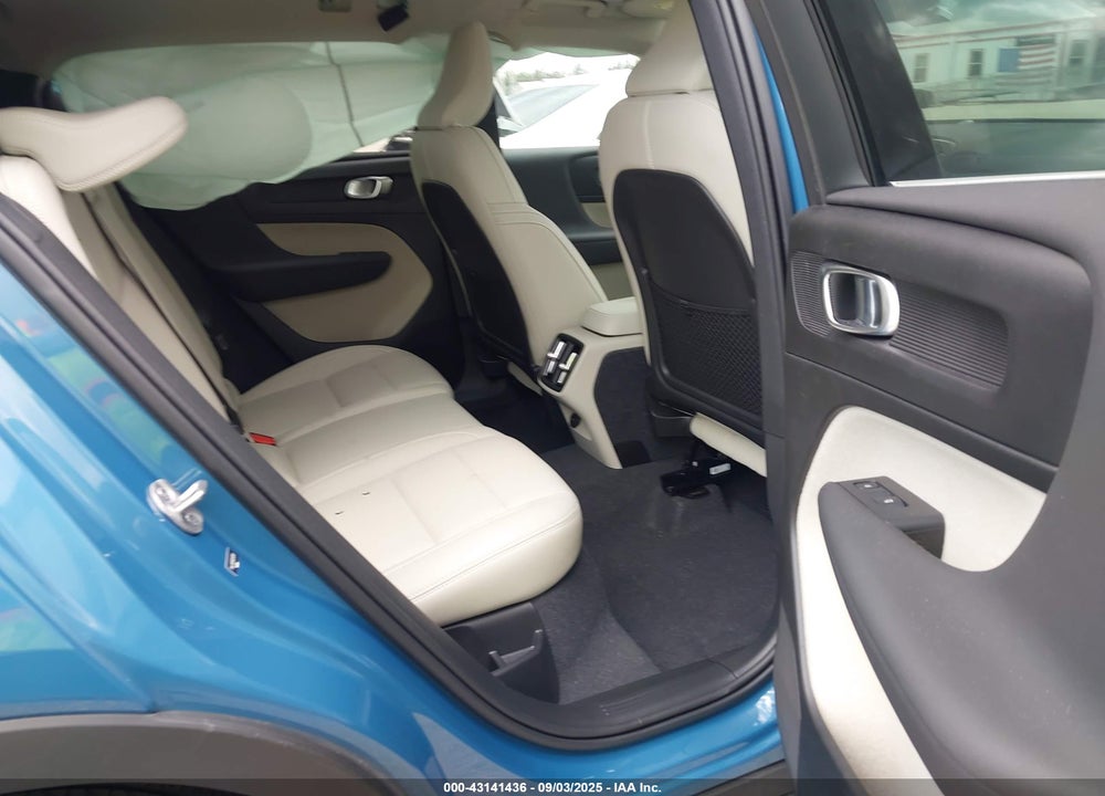 2024 VOLVO XC40 B5 PLUS BRIGHT THEME VIN: YV4L12UE5R2312390
