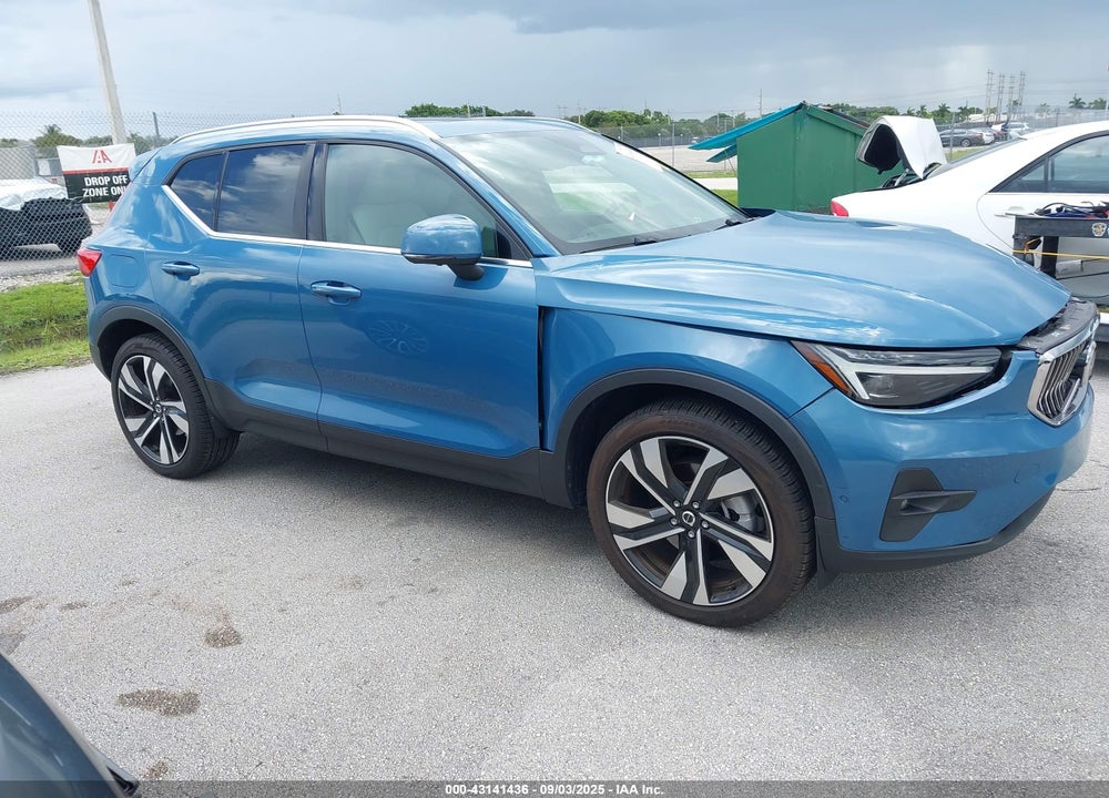 2024 VOLVO XC40 B5 PLUS BRIGHT THEME VIN: YV4L12UE5R2312390
