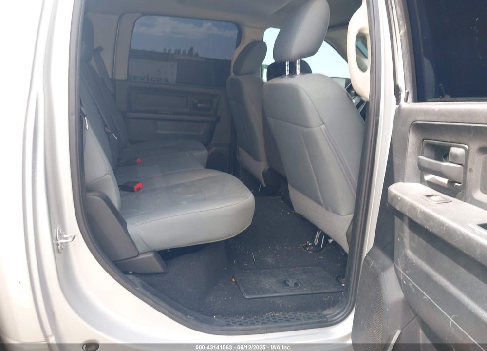 2019 RAM 1500 VIN: 1C6RR7KT4KS502487