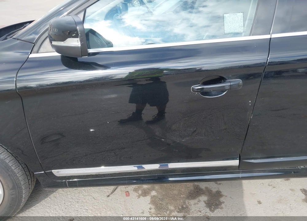 2014 VOLVO XC60 VIN: YV4940DL7E2516848