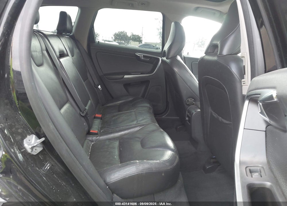 2014 VOLVO XC60 VIN: YV4940DL7E2516848