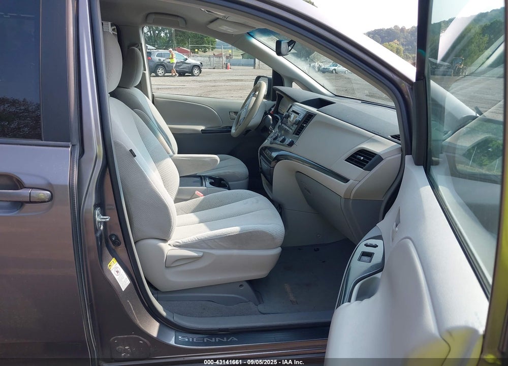 2011 TOYOTA SIENNA LE V6 VIN: 5TDKK3DC5BS004697