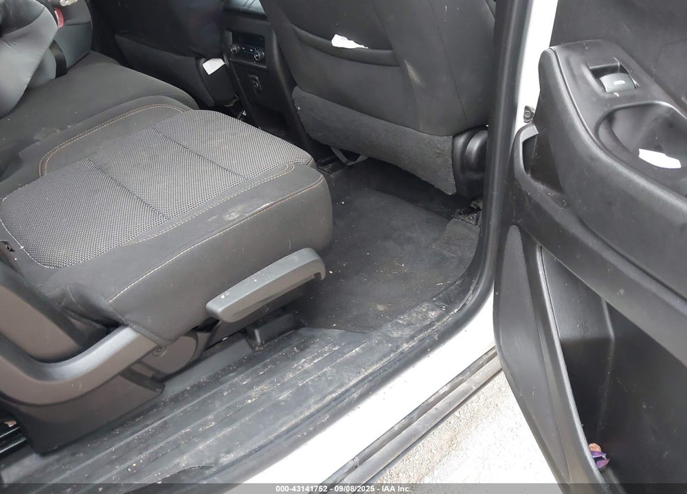 2019 CHEVROLET TRAVERSE LS VIN: 1GNEVFKW7KJ239139