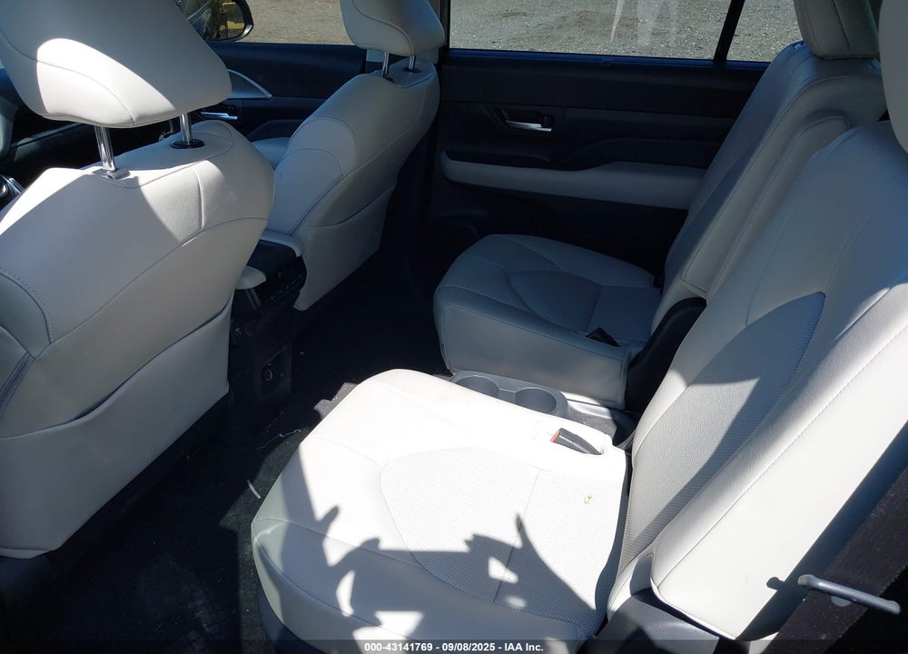 2024 TOYOTA HIGHLANDER VIN: 5TDAAAB5XRS048146