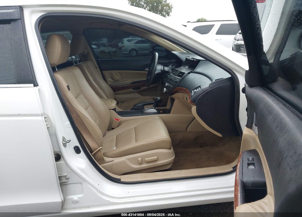 2012 HONDA ACCORD VIN: 1HGCP3F82CA023903