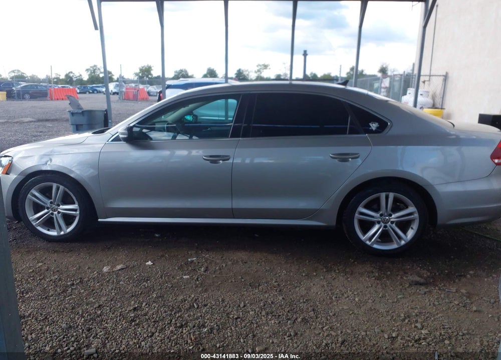 2014 VOLKSWAGEN PASSAT VIN: 1VWBP7A35EC016932