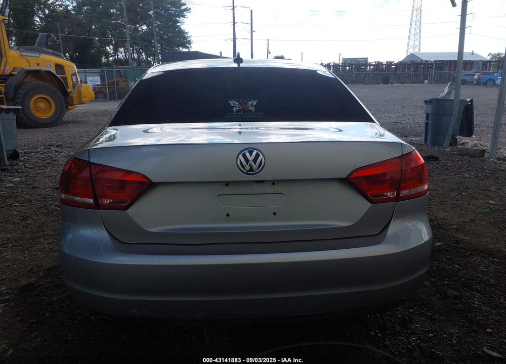 2014 VOLKSWAGEN PASSAT VIN: 1VWBP7A35EC016932
