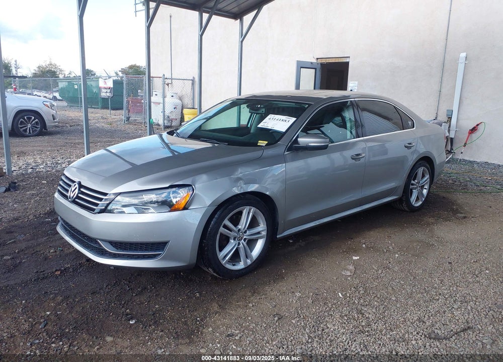 2014 VOLKSWAGEN PASSAT VIN: 1VWBP7A35EC016932