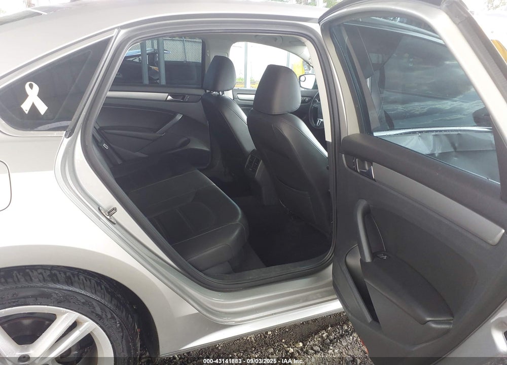 2014 VOLKSWAGEN PASSAT VIN: 1VWBP7A35EC016932