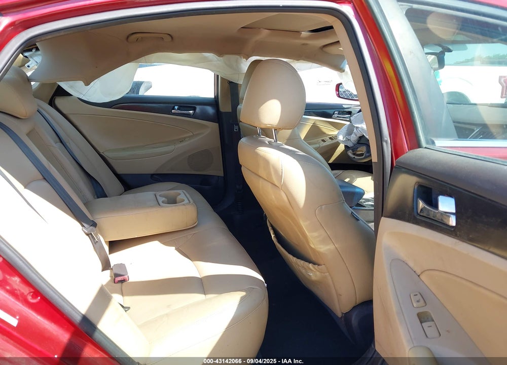 2011 HYUNDAI SONATA VIN: 5NPEC4AC2BH143907