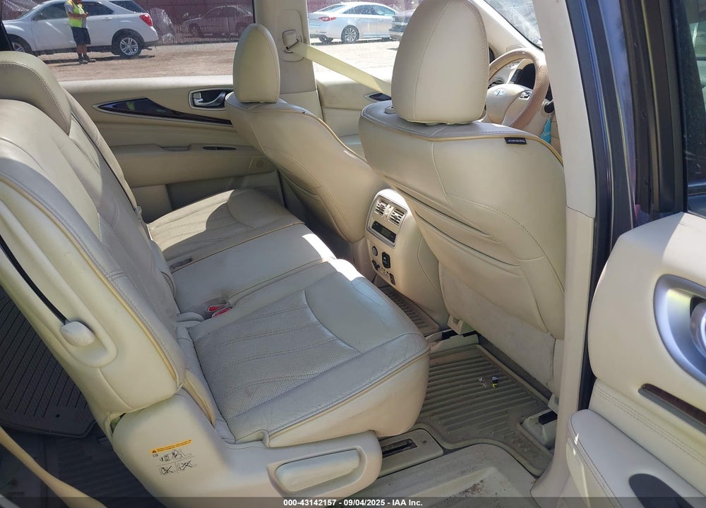 2013 INFINITI JX35 VIN: 5N1AL0MM8DC311345