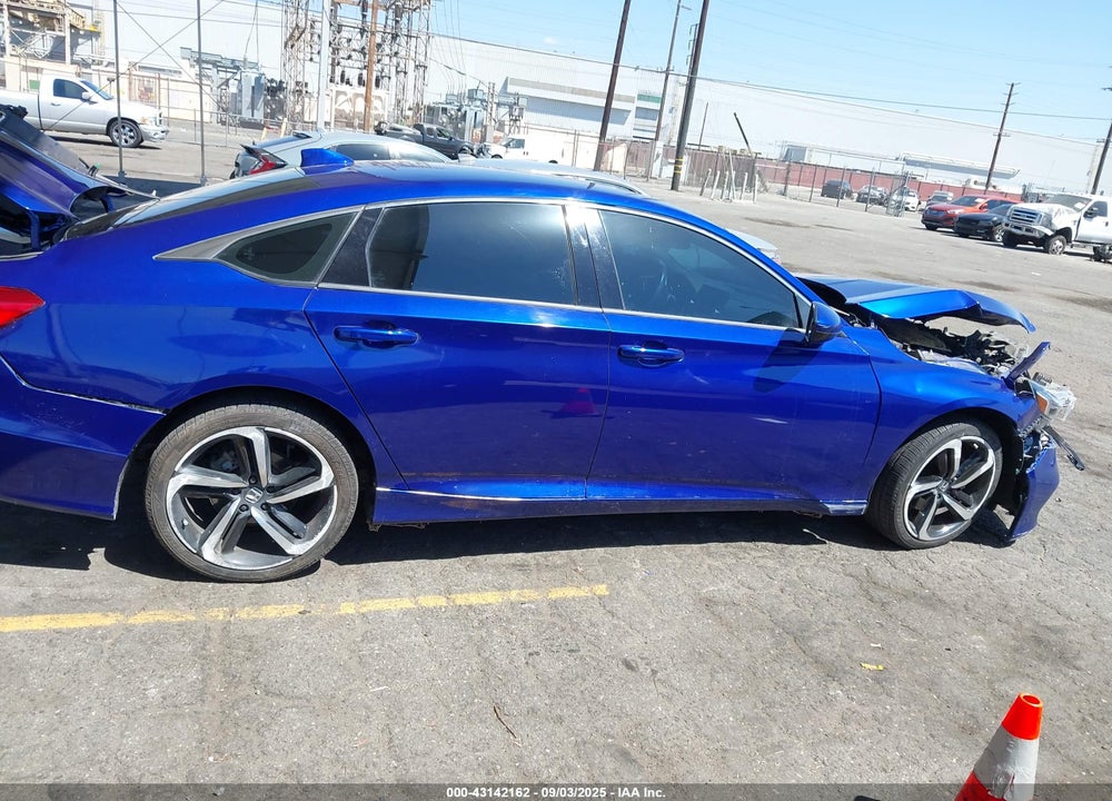 2018 HONDA ACCORD VIN: 1HGCV1F39JA061835