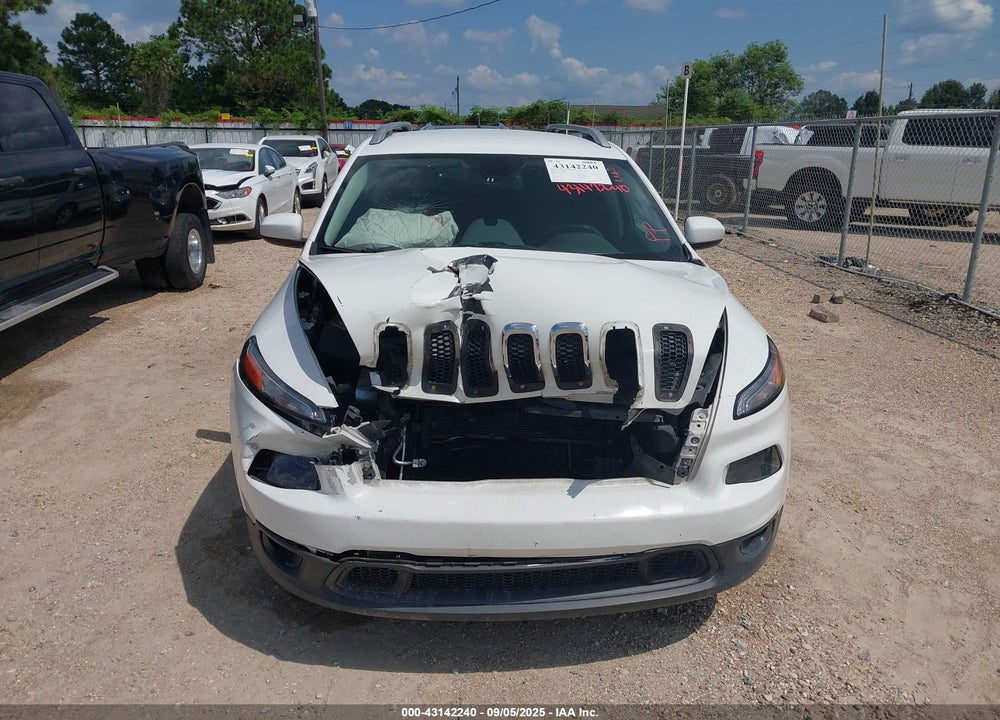 2015 JEEP CHEROKEE VIN: 1C4PJLCB4FW700037