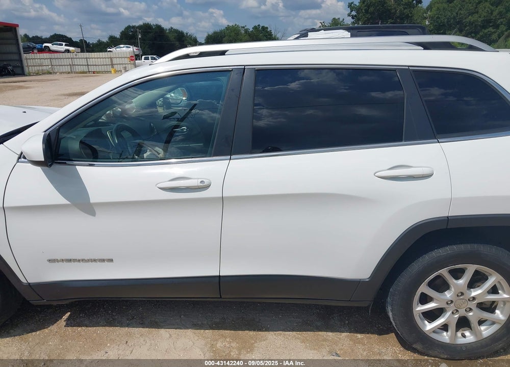 2015 JEEP CHEROKEE VIN: 1C4PJLCB4FW700037