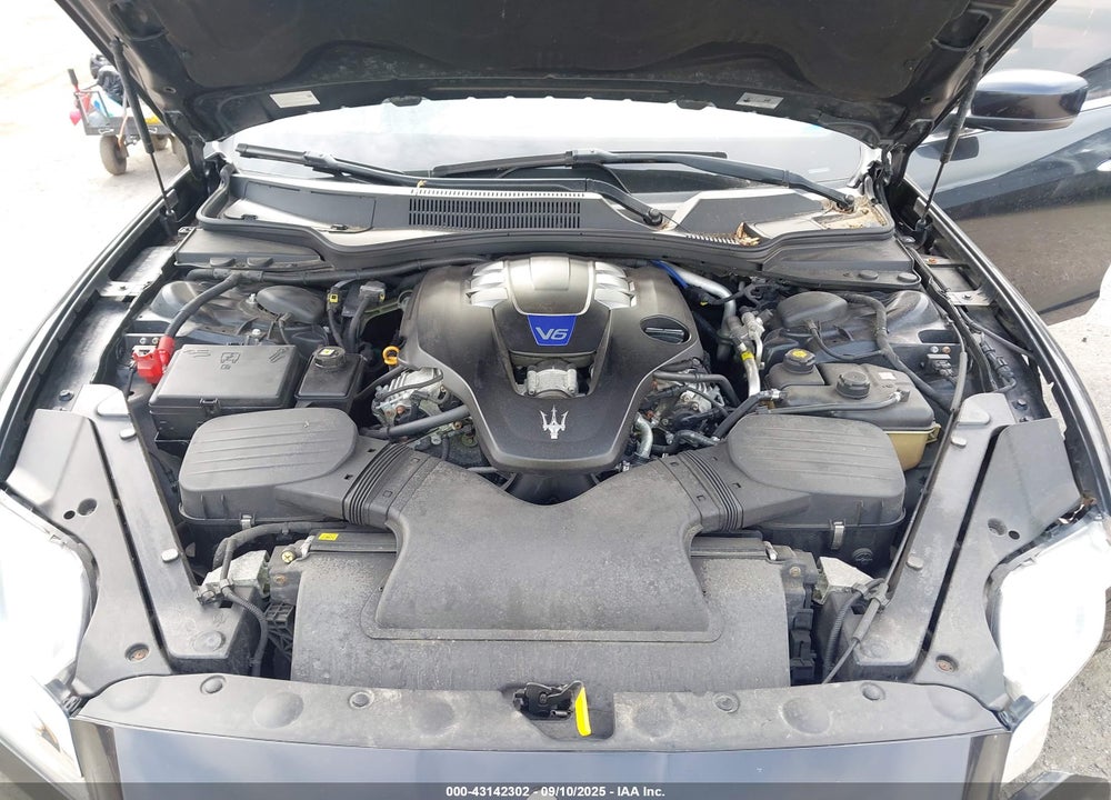 2014 MASERATI QUATTROPORTE VIN: ZAM56RRA8E1109923