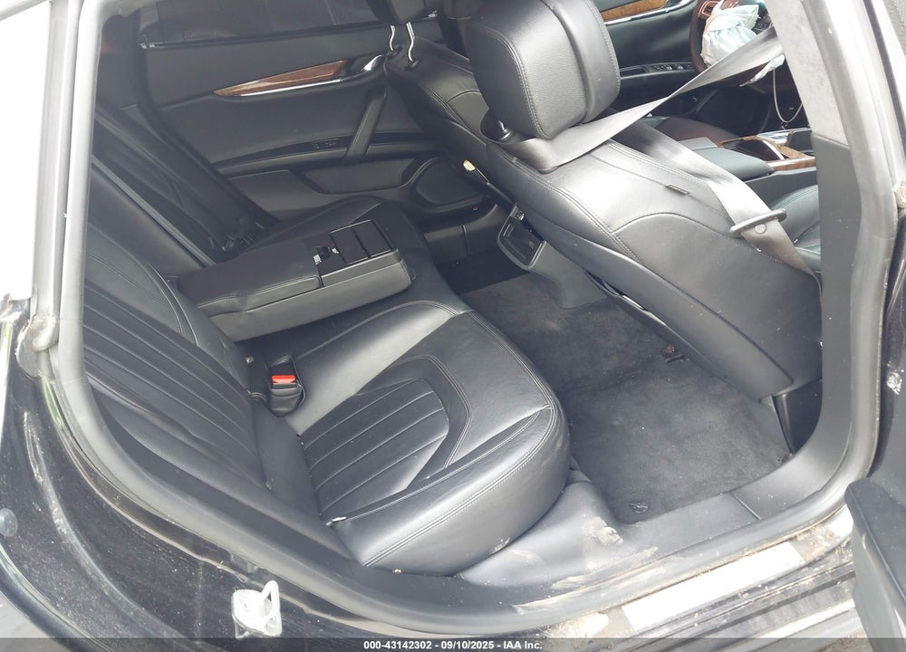 2014 MASERATI QUATTROPORTE VIN: ZAM56RRA8E1109923