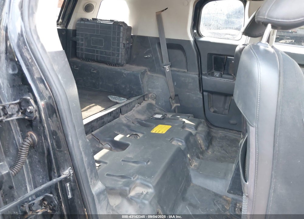 2007 TOYOTA FJ CRUISER VIN: JTEBU11F570055412