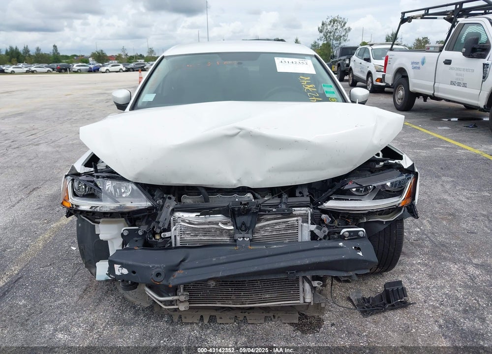 2018 VOLKSWAGEN JETTA VIN: 3VW2B7AJ4JM237315