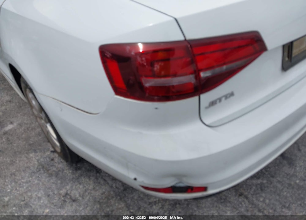 2018 VOLKSWAGEN JETTA VIN: 3VW2B7AJ4JM237315