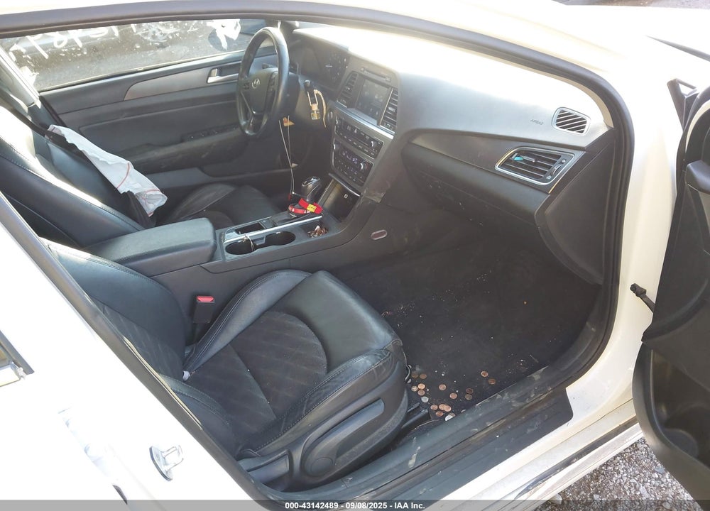 2016 HYUNDAI SONATA VIN: 5NPE34AF2GH307335