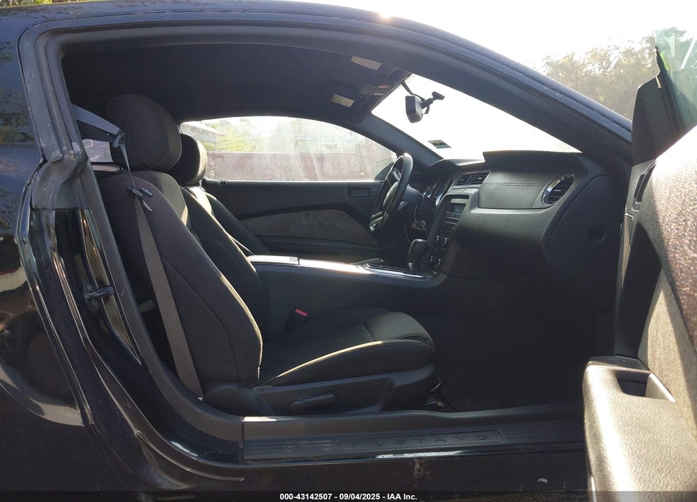 2013 FORD MUSTANG V6 VIN: 1ZVBP8AM0D5200693