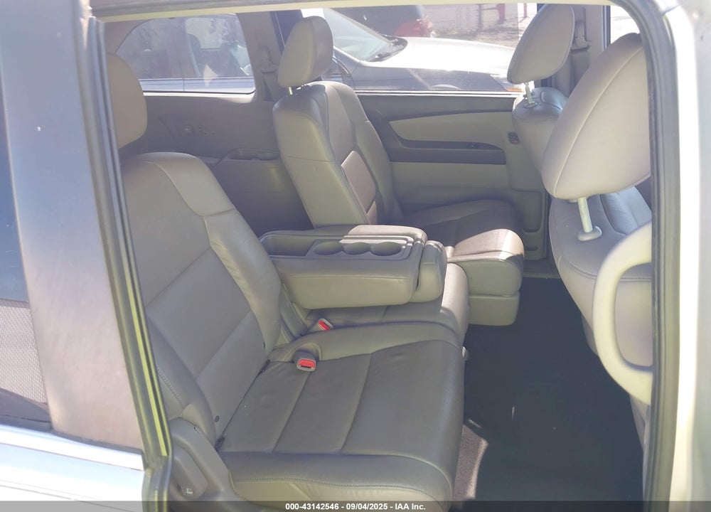 2015 HONDA ODYSSEY VIN: 5FNRL5H6XFB101920