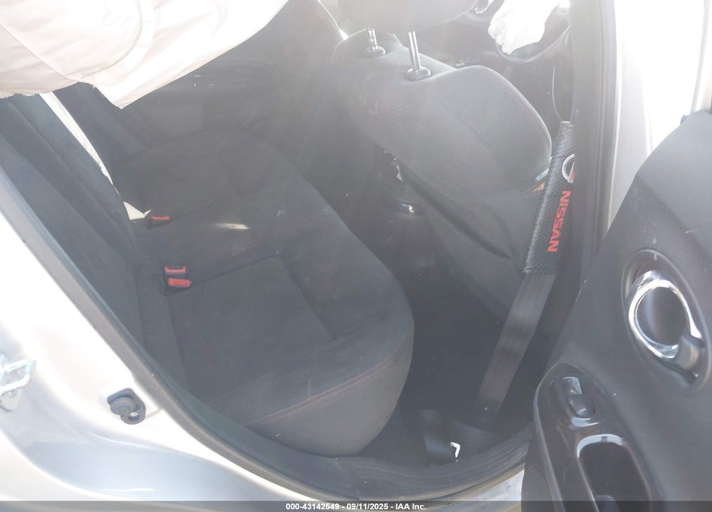 2015 NISSAN JUKE VIN: JN8AF5MV2FT563777