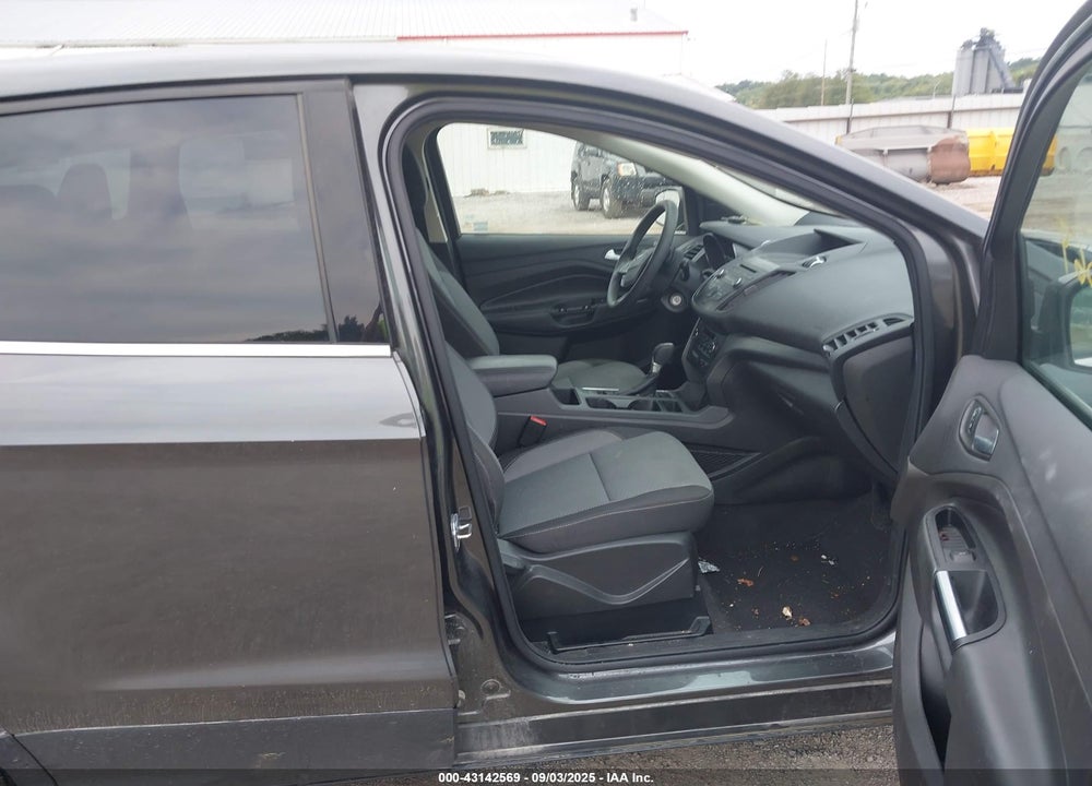 2017 FORD ESCAPE SE VIN: 1FMCU9G92HUE96171