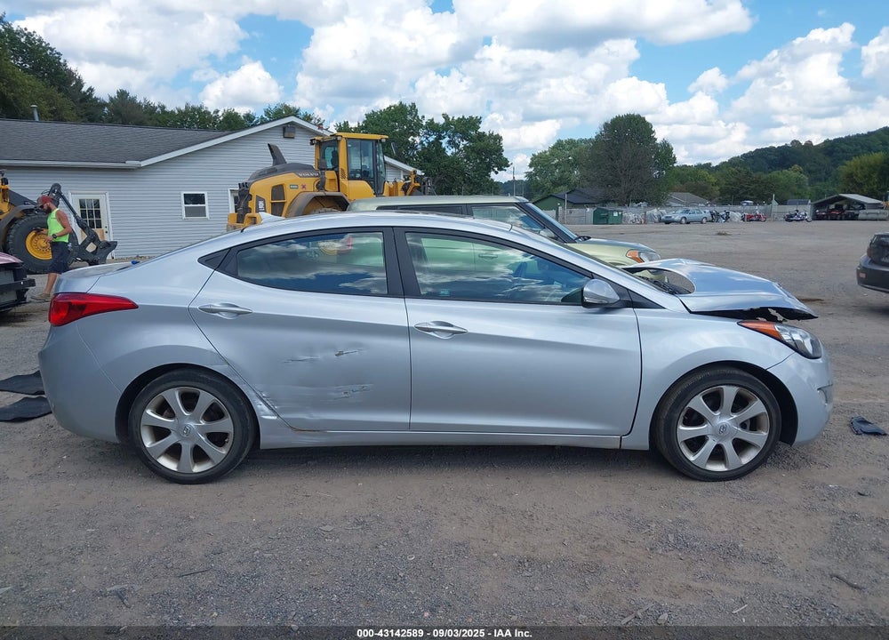 2013 HYUNDAI ELANTRA VIN: 5NPDH4AE0DH172095