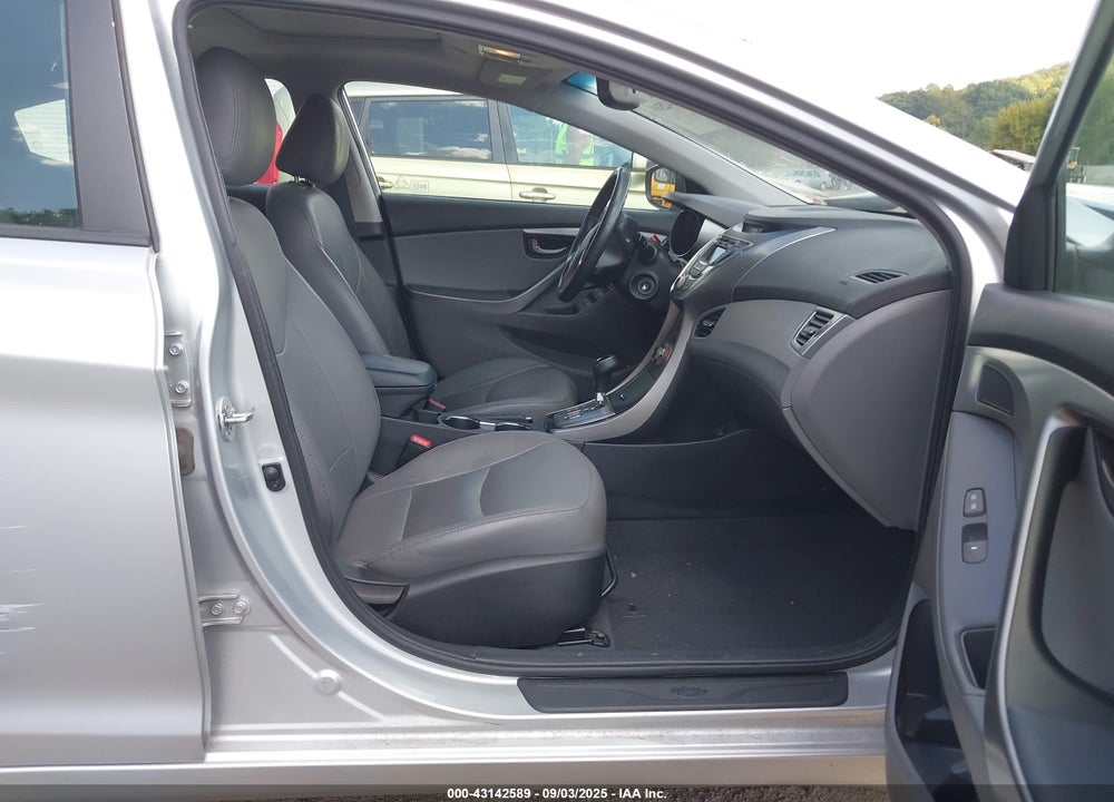 2013 HYUNDAI ELANTRA VIN: 5NPDH4AE0DH172095