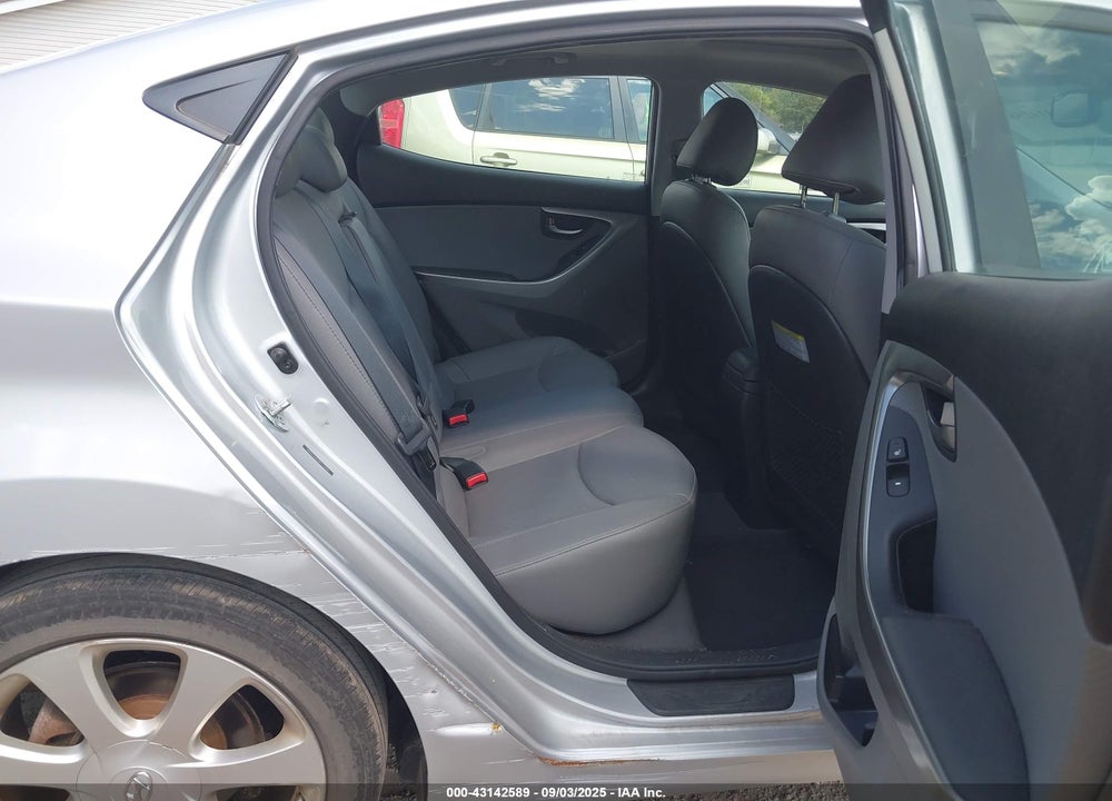 2013 HYUNDAI ELANTRA VIN: 5NPDH4AE0DH172095
